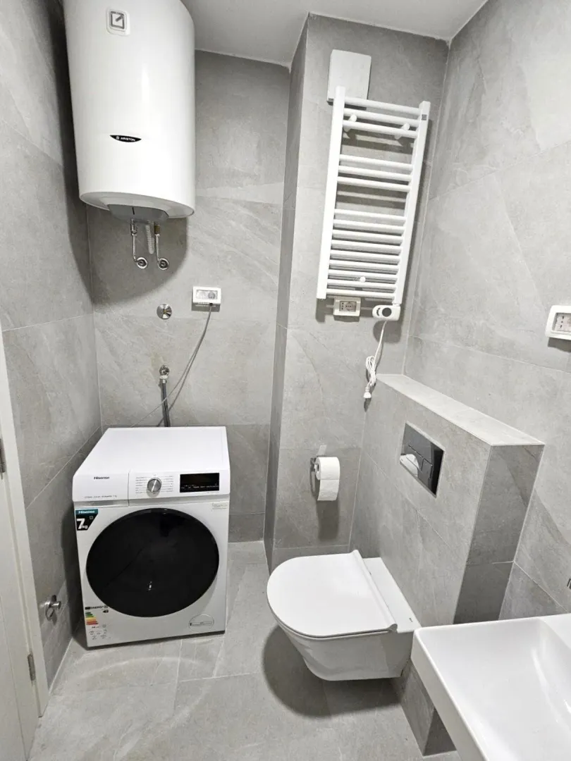 Izdavanje, jednosoban stan, 40m², Central Point, Podgorica