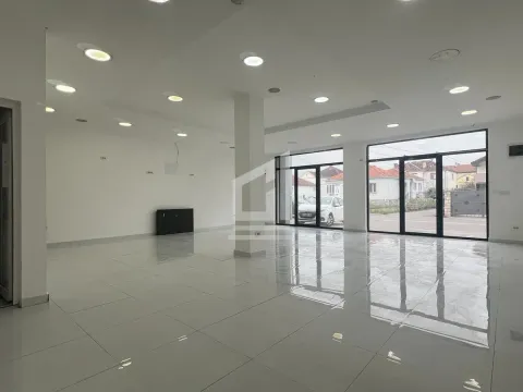 Poslovni prostor in Masline