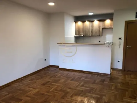 Izdavanje, poslovni prostor, 44m², Socijalno, Novi Sad Sve Podlokacije - image 2