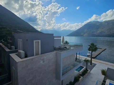 Prodaja, kuća, 400m², Centar, Kotor - image 8