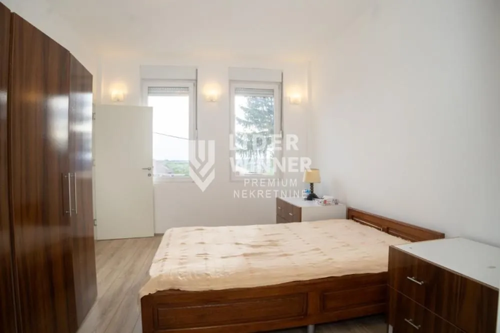 Sale, three bedroom apartment, 70m², Resnik, Beograd