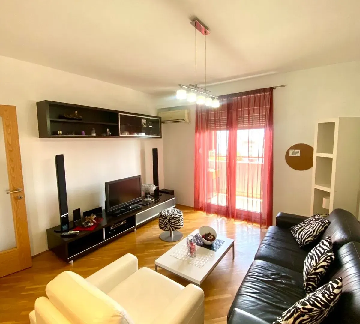 Izdavanje, jednosoban stan, 50m², Preko Morače, Podgorica