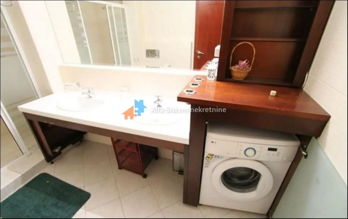 Rent, three bedroom apartment, 130m², Savski Venac, Beograd