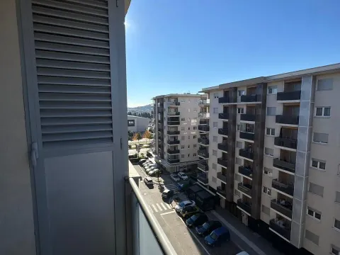 Izdavanje, dvosoban stan, 64m², City Kvart, Podgorica - image 19