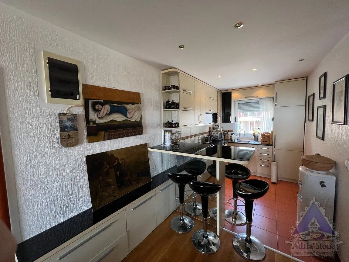 Sale, three bedroom apartment, 95m², Lazi, Budva