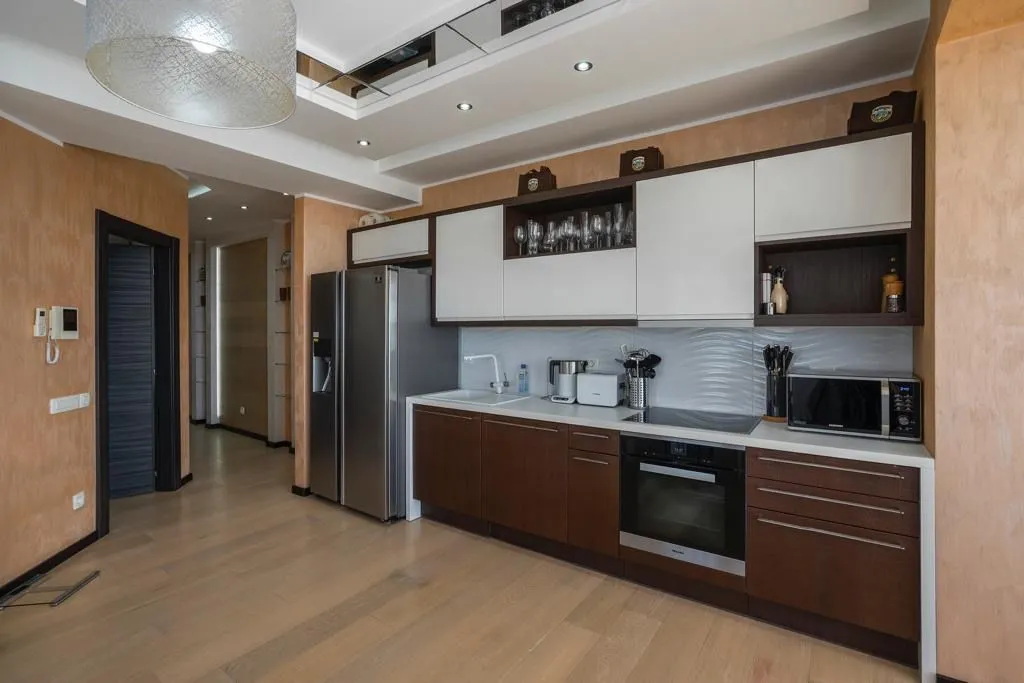 Prodaja, trosoban stan, 147m², Bečići, Budva