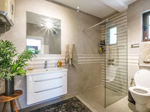 Prodaja, kuća, 150m², Buljarica, Budva - image 10