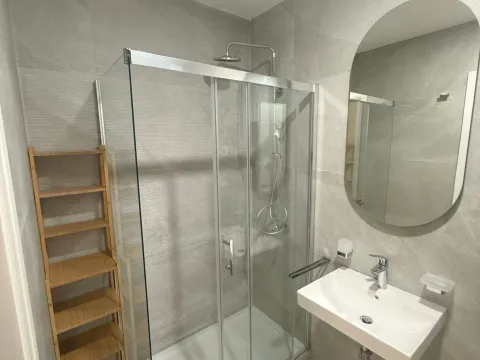 Izdavanje, jednosoban stan, 43m², Central Point, Podgorica - image 9