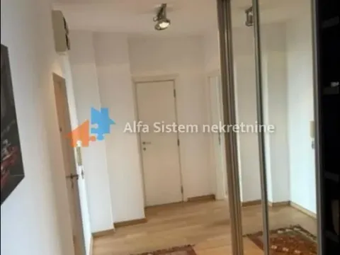 Izdavanje, trosoban stan, 73m², Vračar Sve Podlokacije, Beograd - image 10