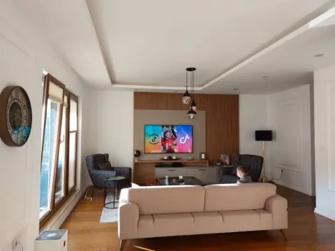 Rent, one bedroom apartment, 92m², Centar, Budva - image 1