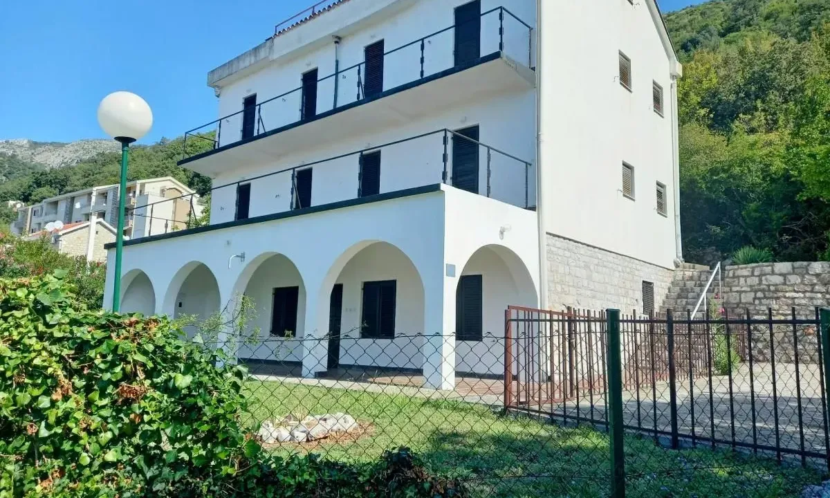 Sale, hospitality venue, 480m², Petrovac, Budva