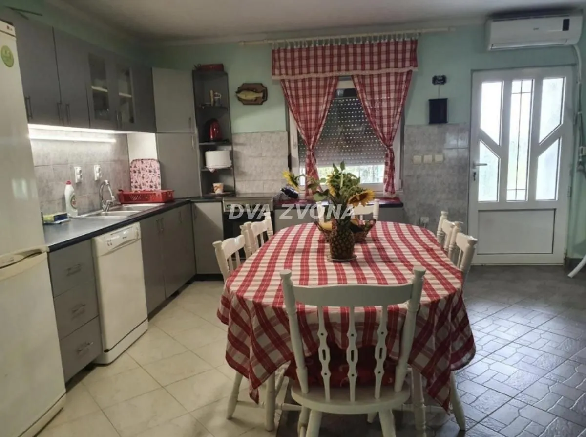 Prodaja, kuća, 131m², Novi Slankamen, Inđija
