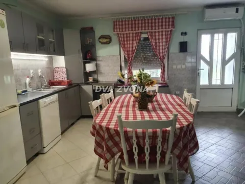 Prodaja, kuća, 131m², Novi Slankamen, Inđija - image 2