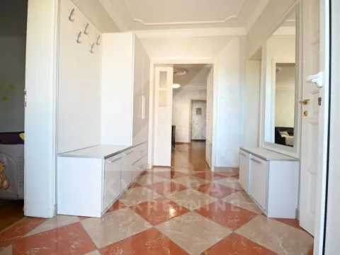 Rent, three bedroom apartment, 150m², Donja Gorica, Podgorica - image 5