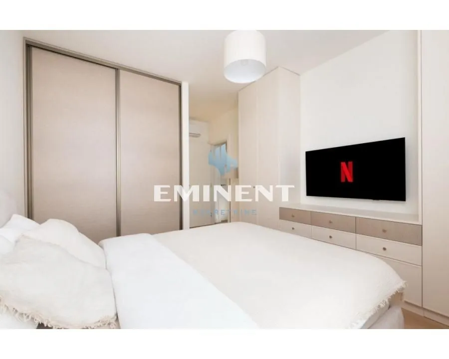 Sale, three bedroom apartment, 72m², Savski Venac, Beograd