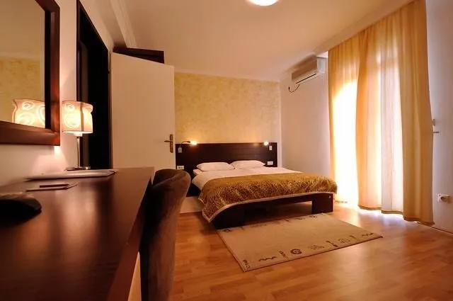 Sale, hospitality venue, 755m², Petrovac, Budva