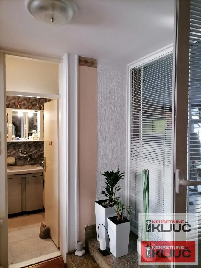 Prodaja, četvorosoban stan, 84m², Novo naselje, Novi Sad
