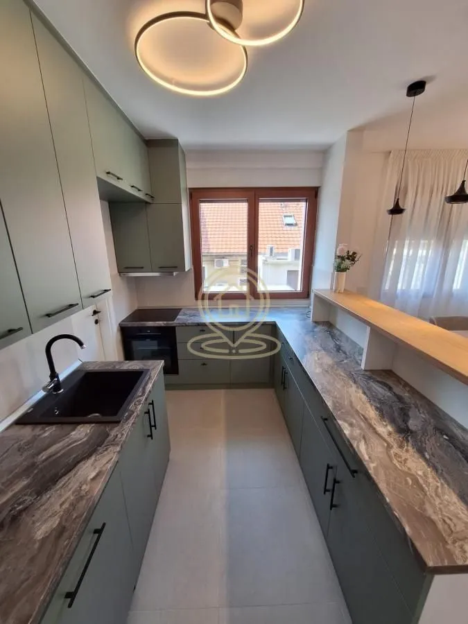 Izdavanje, trosoban stan, 90m², Lekino Brdo, Voždovac Sve Podlokacije