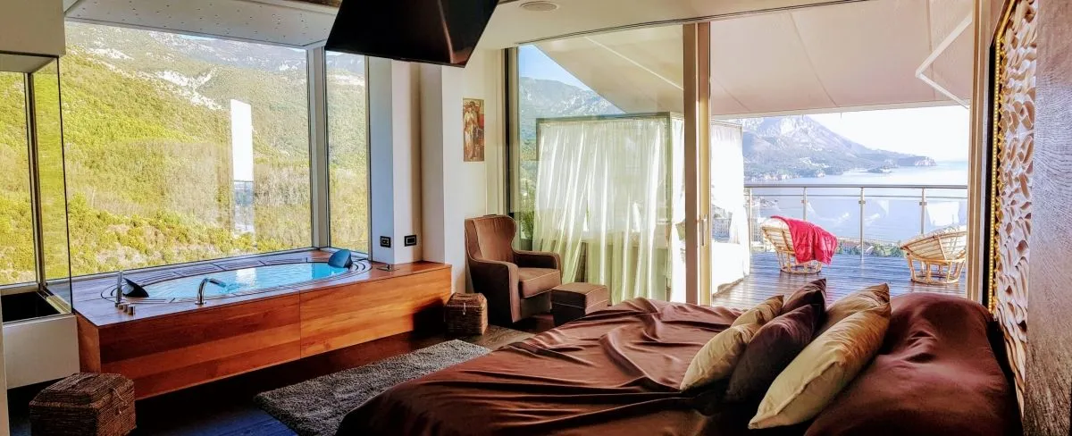 Sale, two bedroom apartment, 168m², Bečići, Budva
