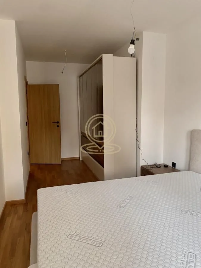 Izdavanje, dvosoban stan, 80m², Medijana, Niš