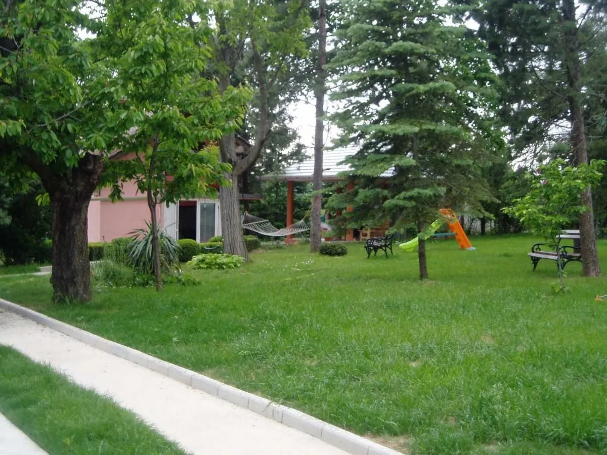 Sale, house, 360m², Irig, Srbija