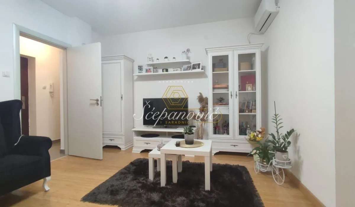 Prodaja, stan, 44m², Detelinara, Novi Sad Sve Podlokacije