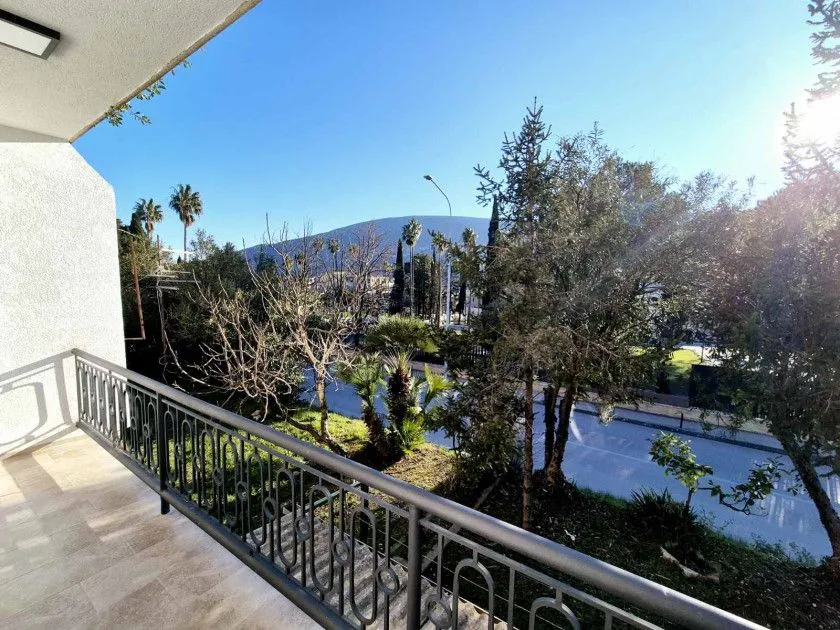 Izdavanje, dvosoban stan, 85m², Kumbor, Herceg Novi