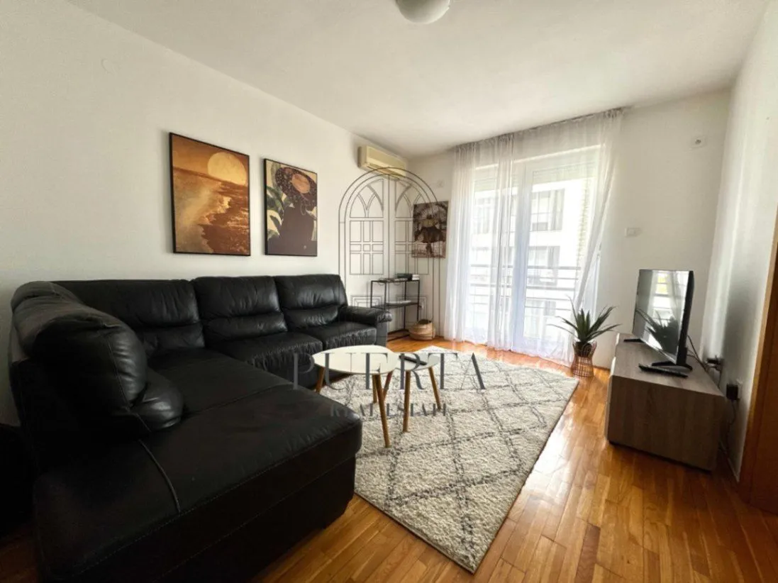 Izdavanje, jednosoban stan, 40m², Stara Varoš, Podgorica