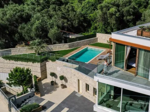 Rent, house, 750m², Sveti Stefan, Budva - image 1