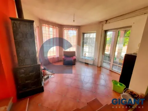 Sale, house, 355m², Surčin (mesto), Surčin - image 3