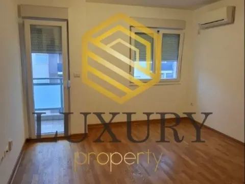 Izdavanje, jednosoban stan, 43m², City Kvart, Podgorica - image 4