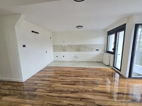 Prodaja, trosoban stan, 75m², Južni Bulevar, Vračar Sve Podlokacije - image 3