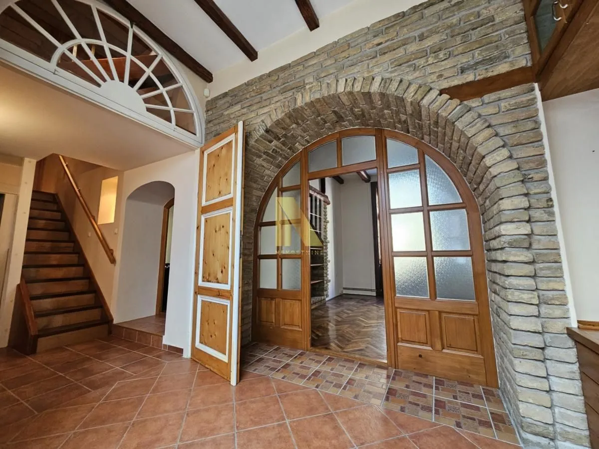 Prodaja, stan, 252m², Centar, Subotica