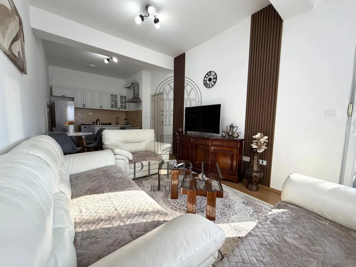 Izdavanje, dvosoban stan, 65m², Ljubović, Podgorica