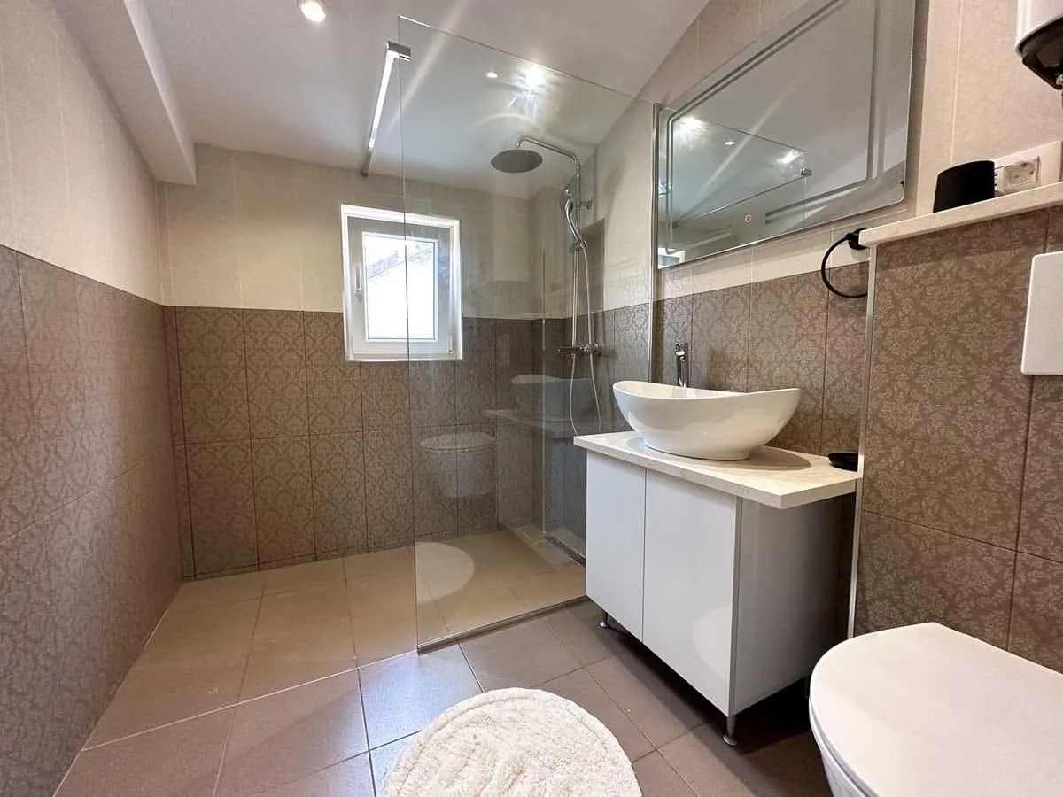 Rent, one bedroom apartment, 50m², Centar, Tivat