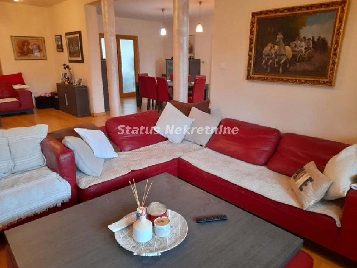Prodaja, kuća, 440m², Temerin, Novi Sad