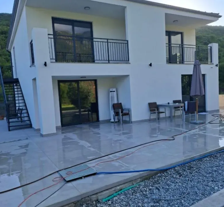 Sale, house, 184m², Kovači, Kotor
