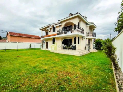 Prodaja, kuća, 340m², Tološi, Podgorica - image 7