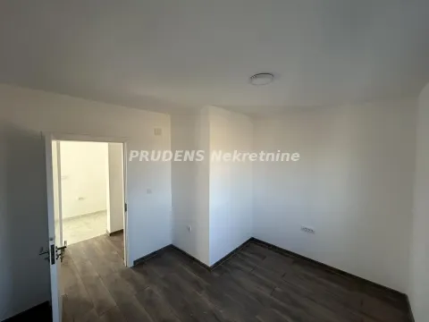 Prodaja, trosoban stan, 63m², Surčin, Beograd - image 9