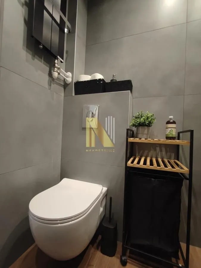 Izdavanje, trosoban stan, 55m², Centar, Novi Sad