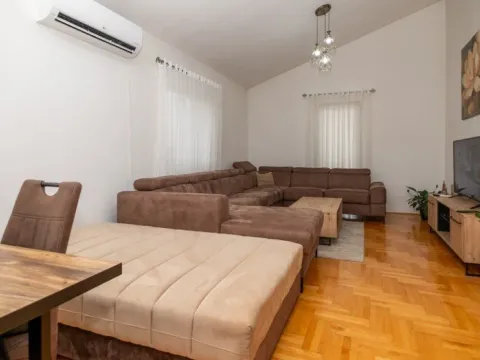 Prodaja, kuća, 258m², Pod Goricom, Podgorica - image 2