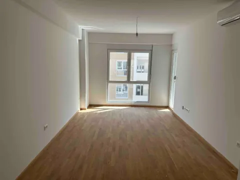 Izdavanje, stan, 45m², Podgorica, Crna Gora - image 1