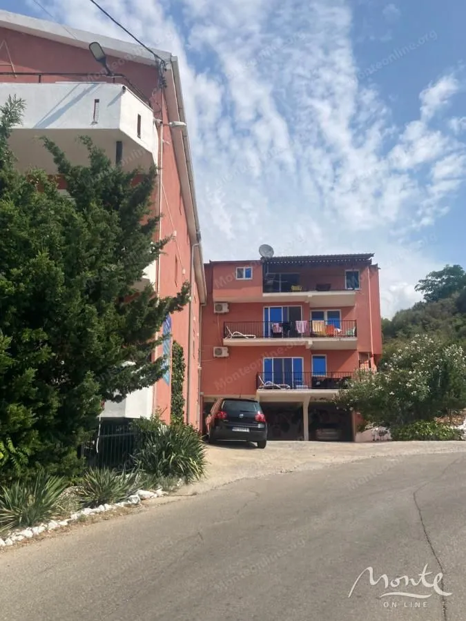 Sale, office space, 1800m², Utjeha, Bar
