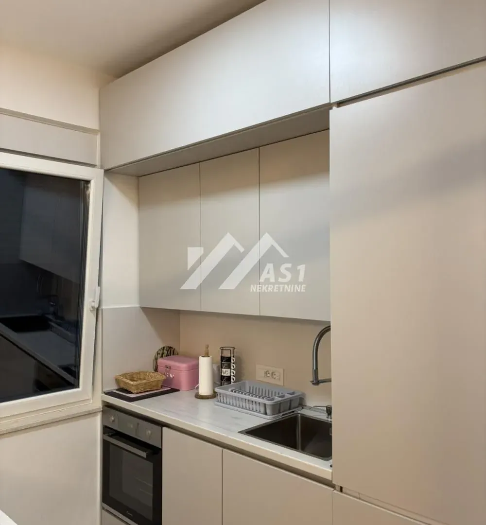 Izdavanje, jednosoban stan, 47m², Socijalno, Novi Sad Sve Podlokacije