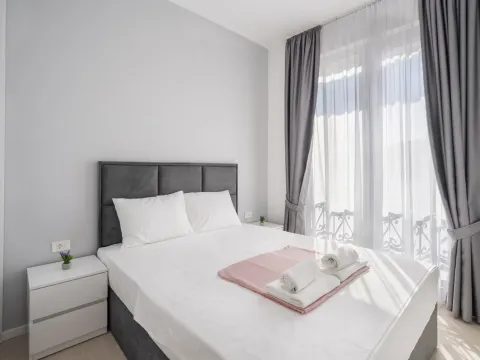 Rent, two bedroom apartment, 51m², Bečići, Budva - image 9