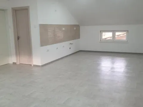 Prodaja, trosoban stan, 71m², Klisa, Novi Sad Sve Podlokacije - image 1