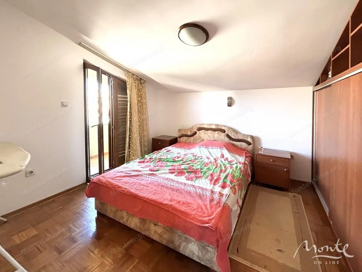 Prodaja, trosoban stan, 80m², Stari Aerodrom, Podgorica