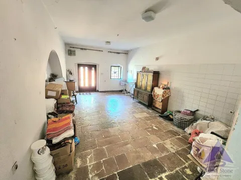 Prodaja, poslovni prostor, 77m², Škaljari, Kotor - image 9