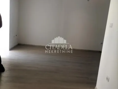 Prodaja, trosoban stan, 66m², Čukarica, Beograd - image 2