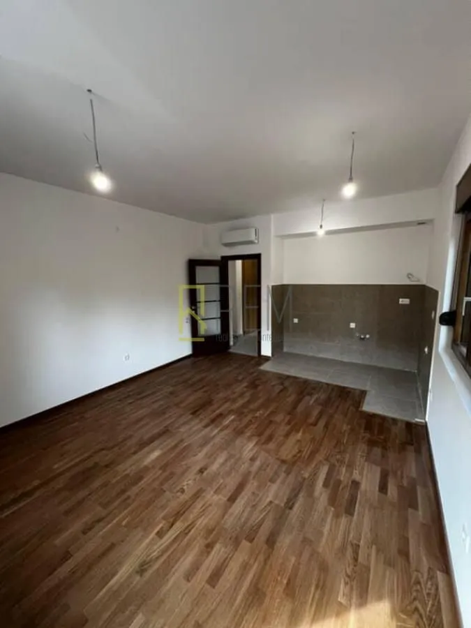 Izdavanje, jednosoban stan, 45m², Vezirov Most, Podgorica